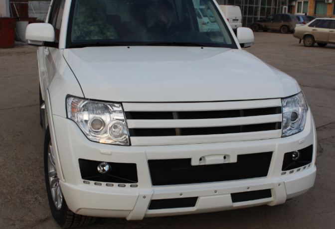 Решетка радиатора "Broomer Design" var №2 для Mitsubishi Pajero 4 (2006-2015) купить недорого с доставкой в Балахна