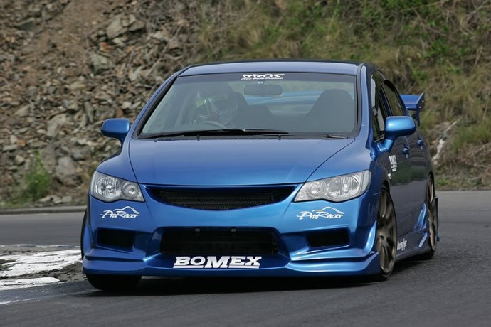 Аэродинамический обвес "Bomex" Honda Civic 4D купить недорого с доставкой в Балахна