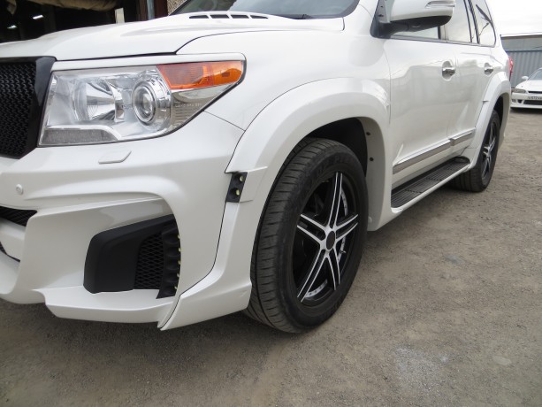 Аэродинамический обвес "Wald Black Bison" Toyota Land Cruiser 200 купить недорого с доставкой в Балахна